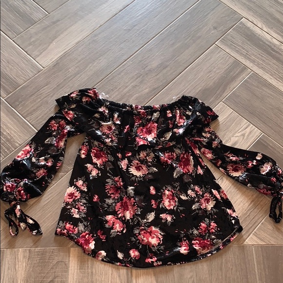 1.4.3. Story by Line Up Tops - Velvet Off-the-Shoulder Long Sleeve Top